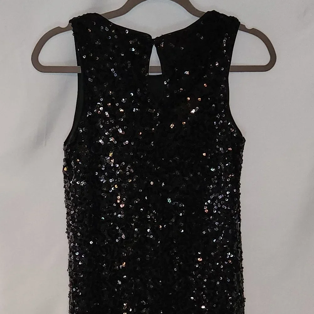 Scoop Neck Sleeveless Sequin Dress - Picture 2 of 10